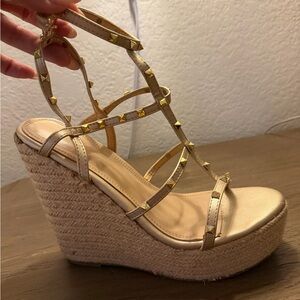 Chic Gold Studded Wedge Sandals